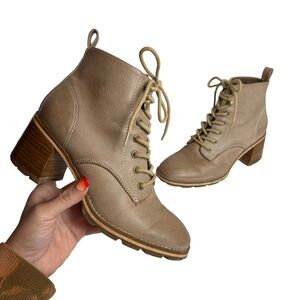 Korks By Kork Ease Vegan Tan Chelsea Boots Lace Up Stacked Heel Women’s Size 7